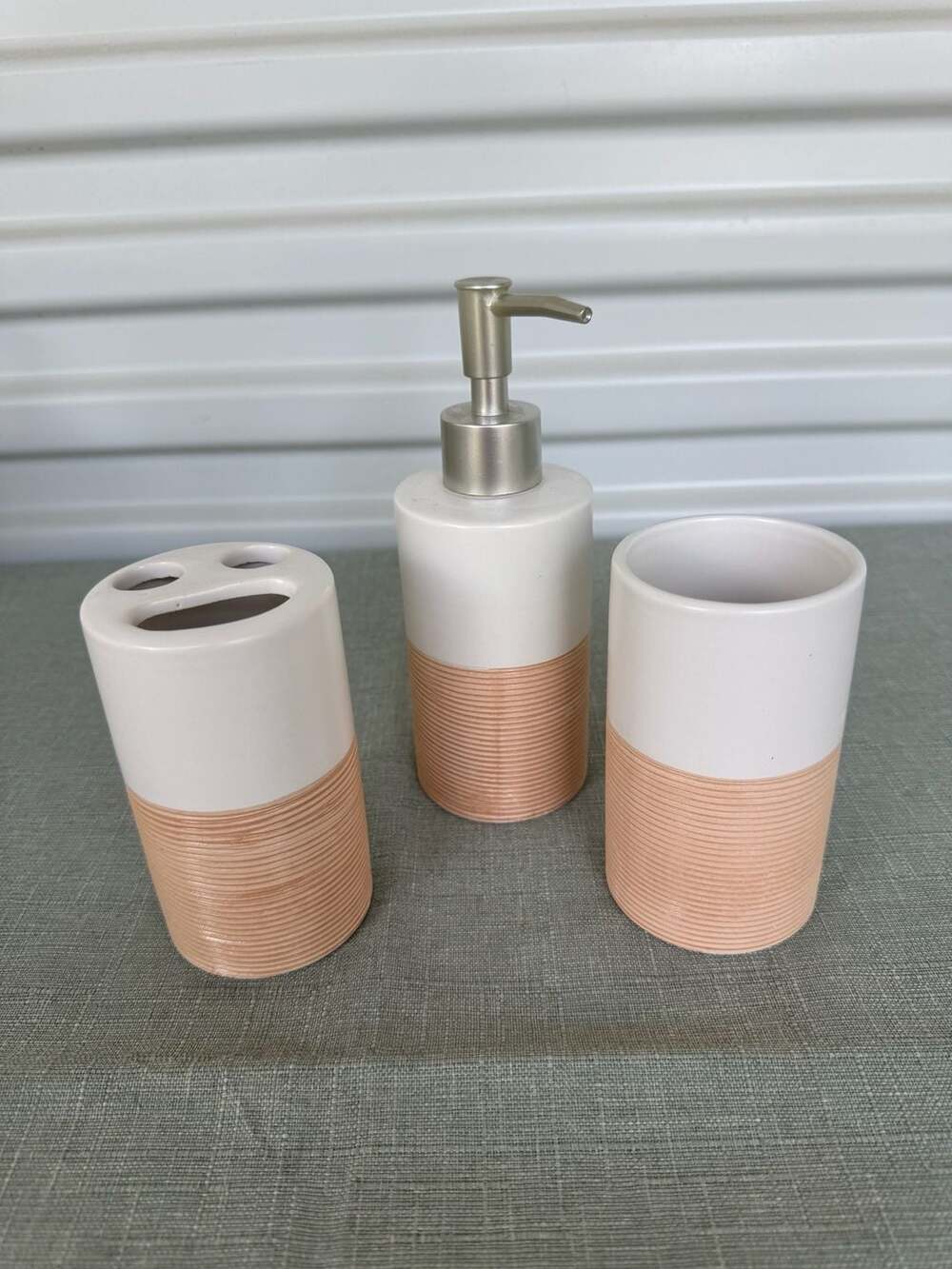 3 pc Bathroom decor set